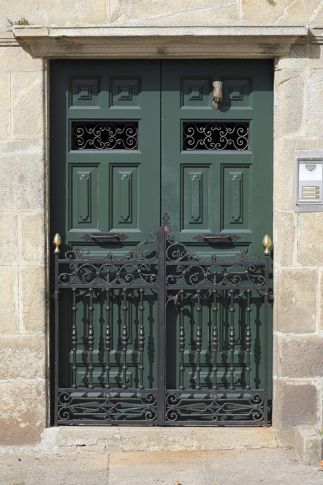 Detalle arquitectónico de la Praza da Quintana en Santiago de Compostela